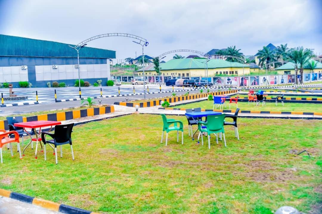 Murphy'S Mansion Resort Umuahia Eksteriør bilde